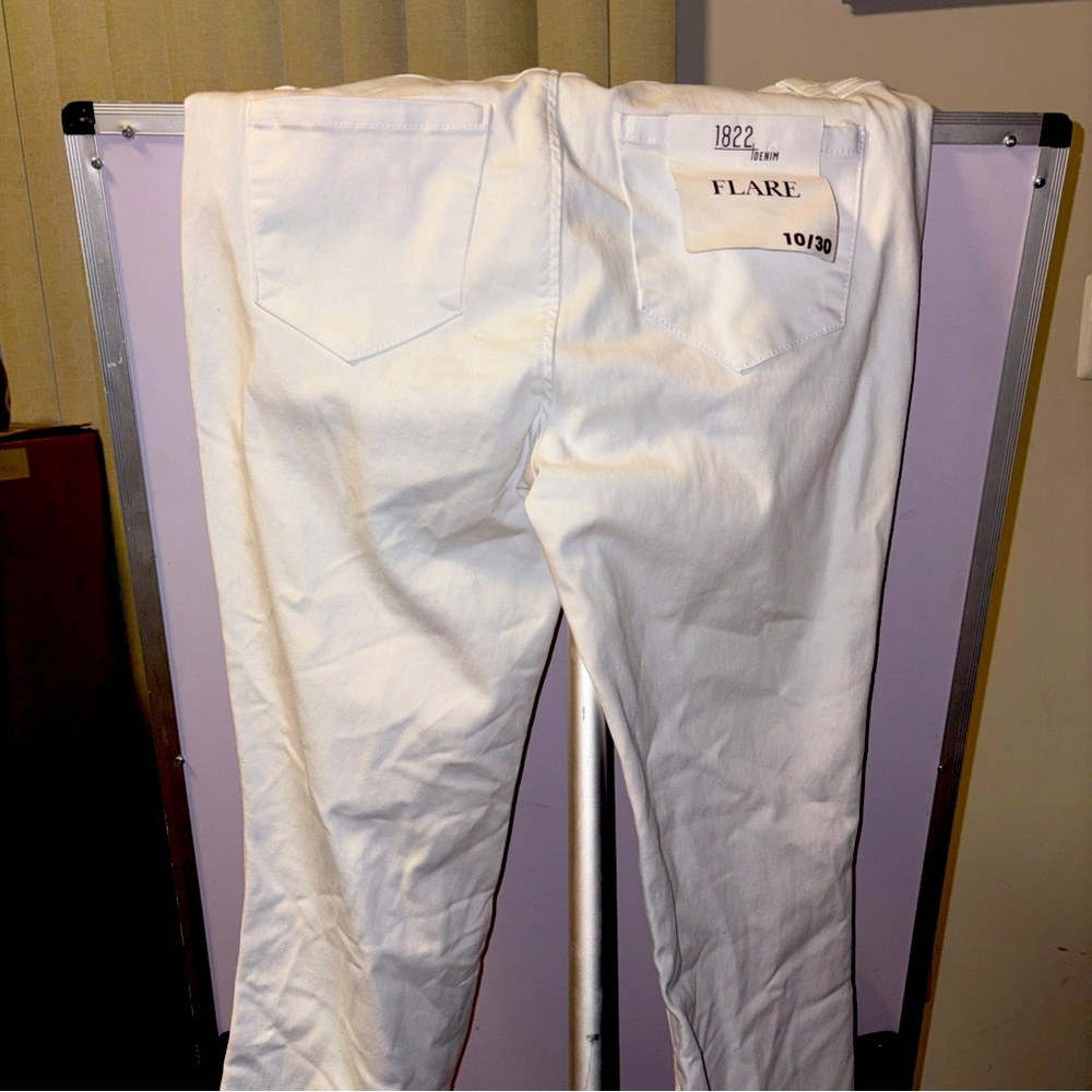 1822 Denim Jeans Women’s Size 10/30 Flare  Super Stretch White NWT - Picture 3 of 8